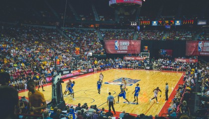 -中国篮球运动赛事安全保障，中国篮球协会审定的最新《篮球竞赛规则》